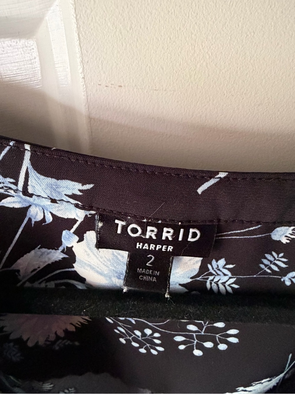 torrid Black Top with Light Blue Floral Print - Picture 4 of 4